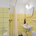 Awesome In With 2 Bedrooms And Wifi Σπίτι διακοπών
