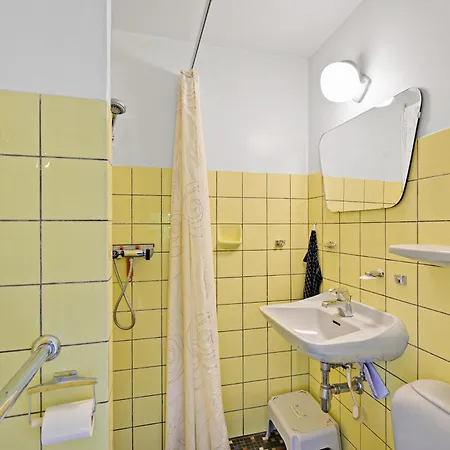 Awesome In With 2 Bedrooms And Wifi Holiday home